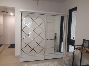 Room in 2 BHK Apartment at Lodha The Park, Worli – for Rent