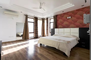 Bedroom in 4 BHK Apartment at Jaypee Green Earth Court, Jaypee Greens – for Rent