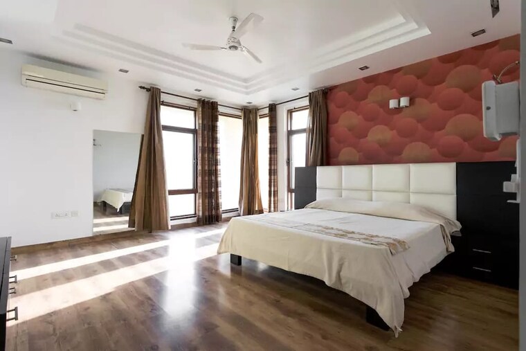 Bedroom, jaypee-green-earth-court 4 Bedroom 4400 Sq.Ft. Apartment In Jaypee Greens Greater Noida 9516269