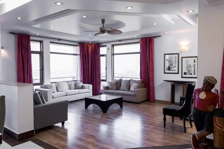 Living Room, jaypee-green-earth-court 4 Bedroom 4400 Sq.Ft. Apartment In Jaypee Greens Greater Noida 9516269