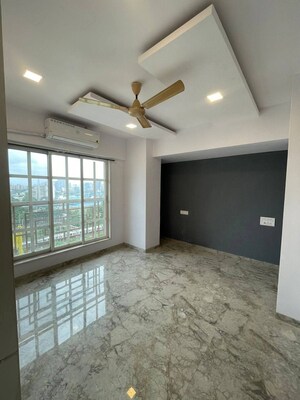 Room in 2 BHK Apartment at Ashiana CHS Bandra West, Bandra West – for Rent