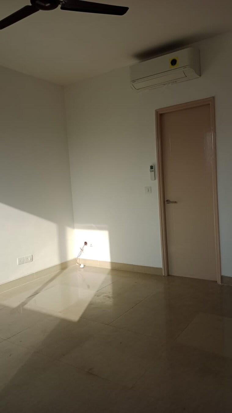 Room, emaar-emerald-floors-premier 3 Bedroom 1650 Sq.Ft. Apartment In Sector 65 Gurgaon 9521163