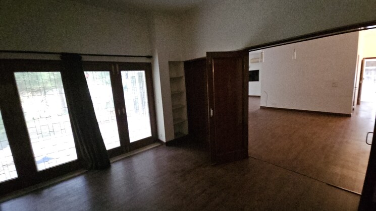 Room, shanti niketan 4 Bedroom 3500 Sq.Ft. Builder Floor In Shanti Niketan Delhi 9521161