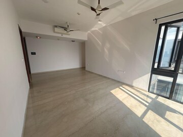 Room in 3 BHK Apartment at Lodha World View, Worli – for Rent