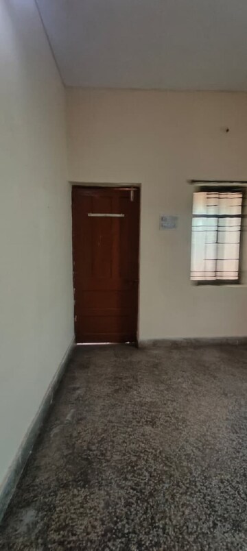 Room in 2 BHK Independent House at Uppadhyay Nagar – for Rent