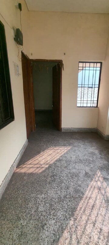 Room in 2 BHK Independent House at Uppadhyay Nagar – for Rent