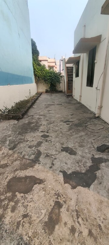 Parking in 2 BHK Independent House at Uppadhyay Nagar – for Rent