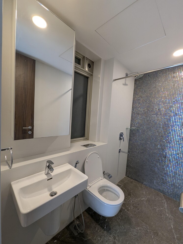 Bathroom, lodha-kiara 2 Bedroom 932 Sq.Ft. Apartment In Worli Mumbai 9521208