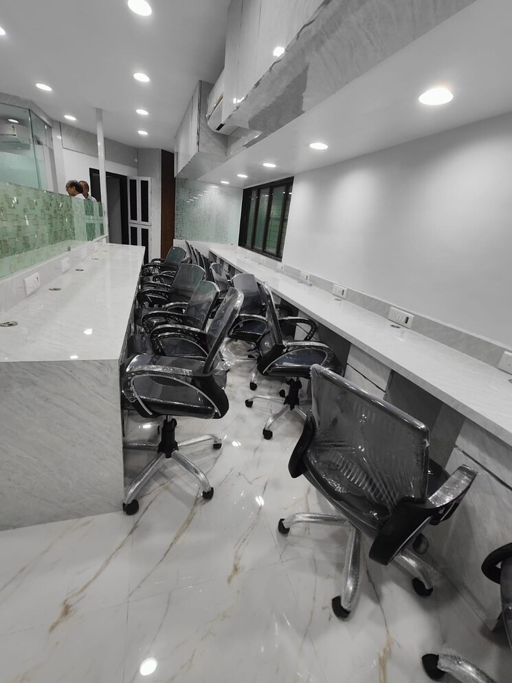 Team Area, ellora-fiesta Commercial Office Space 2350 Sq.Ft. In Sanpada Navi Mumbai 9521313