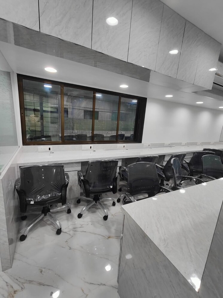 Team Area, ellora-fiesta Commercial Office Space 2350 Sq.Ft. In Sanpada Navi Mumbai 9521313