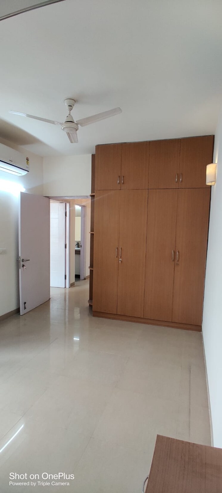 Room, emaar-emerald-estate 2 Bedroom 1020 Sq.Ft. Apartment In Sector 65 Gurgaon 9521388