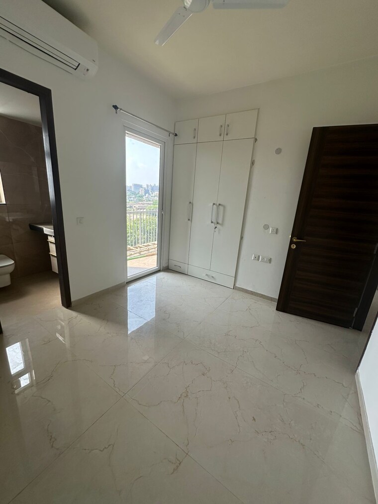 Room, smart-world-orchard 3 Bedroom 1632 Sq.Ft. Apartment In Sector 61 Gurgaon 9521363