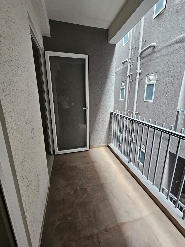 Balcony, smart-world-orchard 3 Bedroom 1632 Sq.Ft. Apartment In Sector 61 Gurgaon 9521363