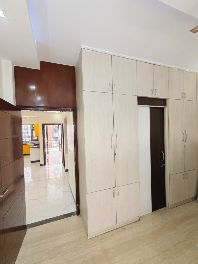 undefined, sushant lok i 3 Bedroom 250 Sq.Yd. Builder Floor In Sushant Lok I Gurgaon 9521421