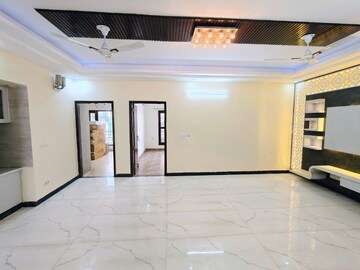Building Lobby in 3 BHK Builder Floor at Sushant Lok I – for Rent