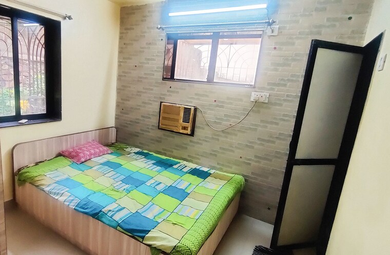 Bedroom, malad east 3 Bedroom 700 Sq.Ft. Apartment In Malad East Mumbai 9521435