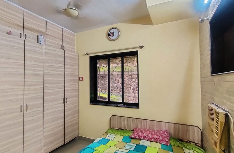 Bedroom, malad east 3 Bedroom 700 Sq.Ft. Apartment In Malad East Mumbai 9521435