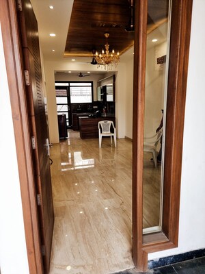 Building Lobby in 3 BHK Builder Floor at Sector 32 – for Rent