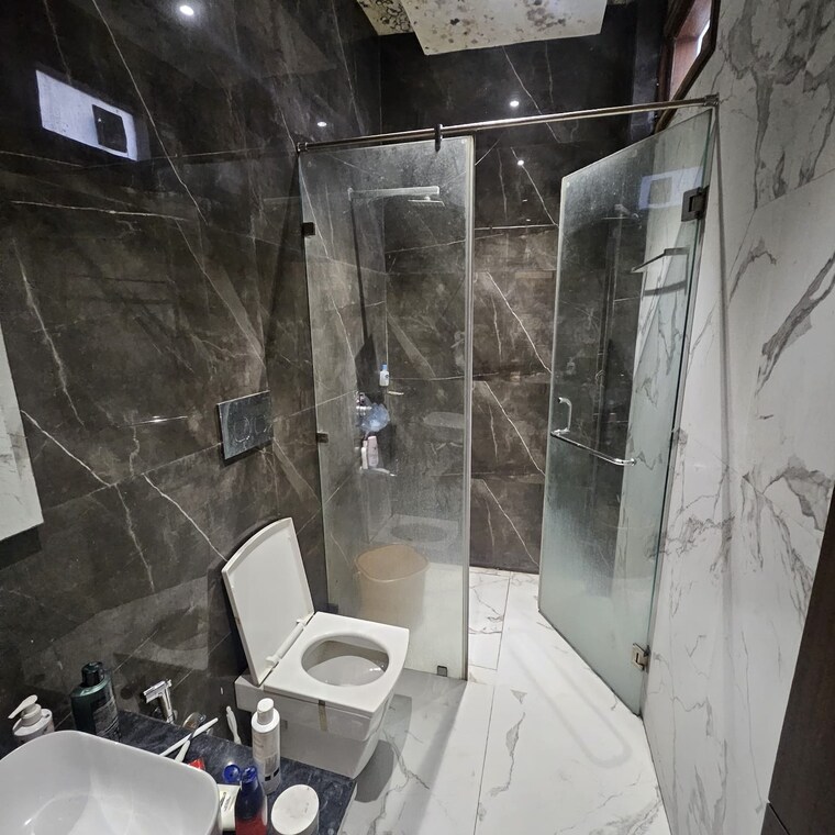 Team Area, sector 32 3 Bedroom 1000 Sq.Ft. Builder Floor In Sector 32 Chandigarh 9521543