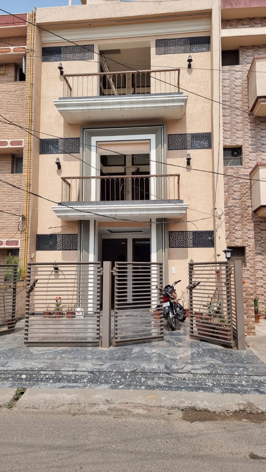 3 BHK + Study Room Builder Floor For Rent in Sector 32