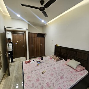 Bedroom in 3 BHK Builder Floor at Sector 32 – for Rent