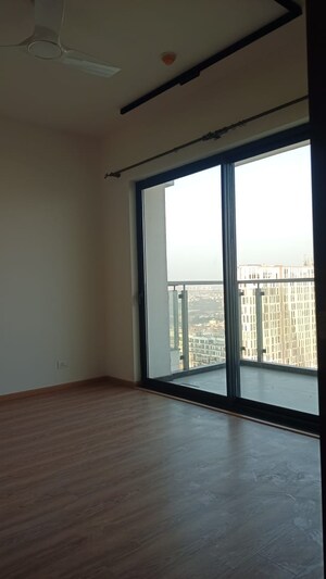 Room in 4 BHK Apartment at M3M Latitude, Sector 65 – for Rent