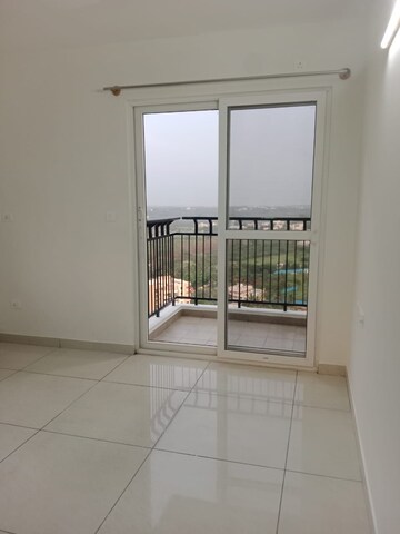 Room in 3 BHK Apartment at Prestige Lakeside Habitat, Varthur – for Sale