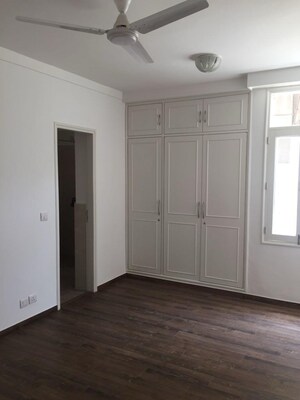 Room in 2 BHK Builder Floor at Sector 51 – for Rent