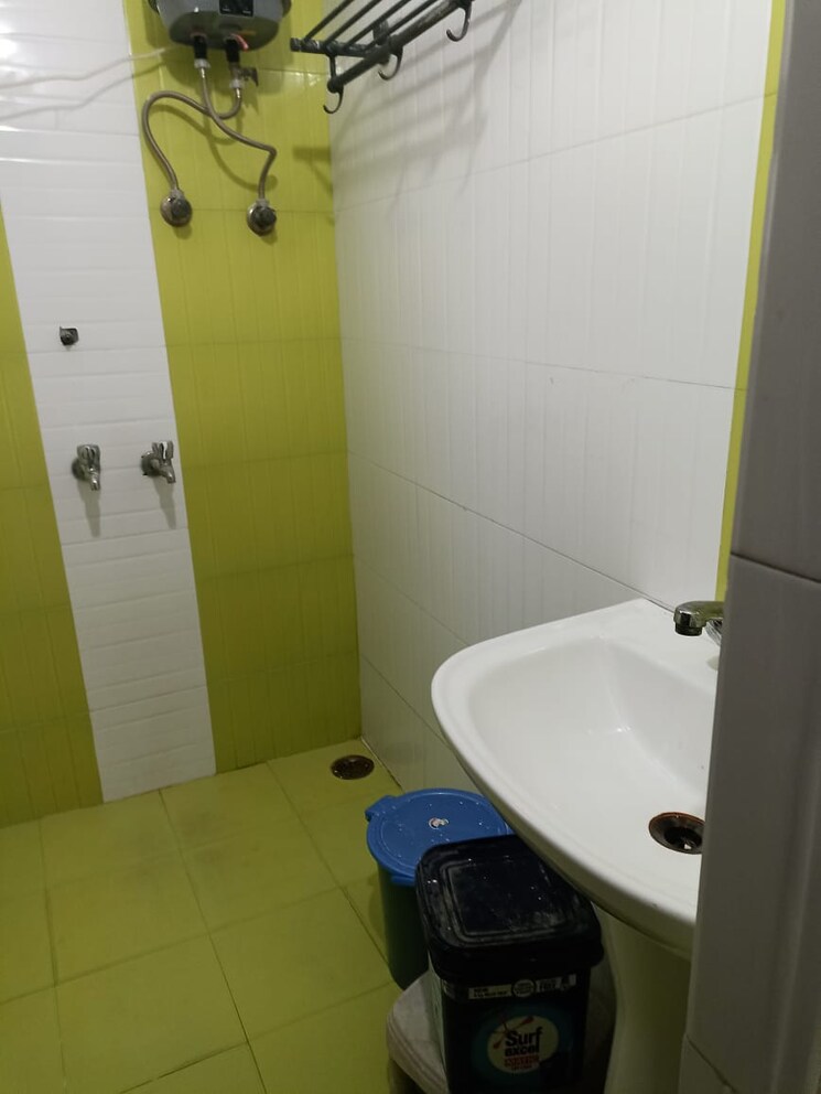 Master Bedroom, sector 21 2.5 Bedroom 2200 Sq.Ft. Villa In Sector 21 Noida 9521609