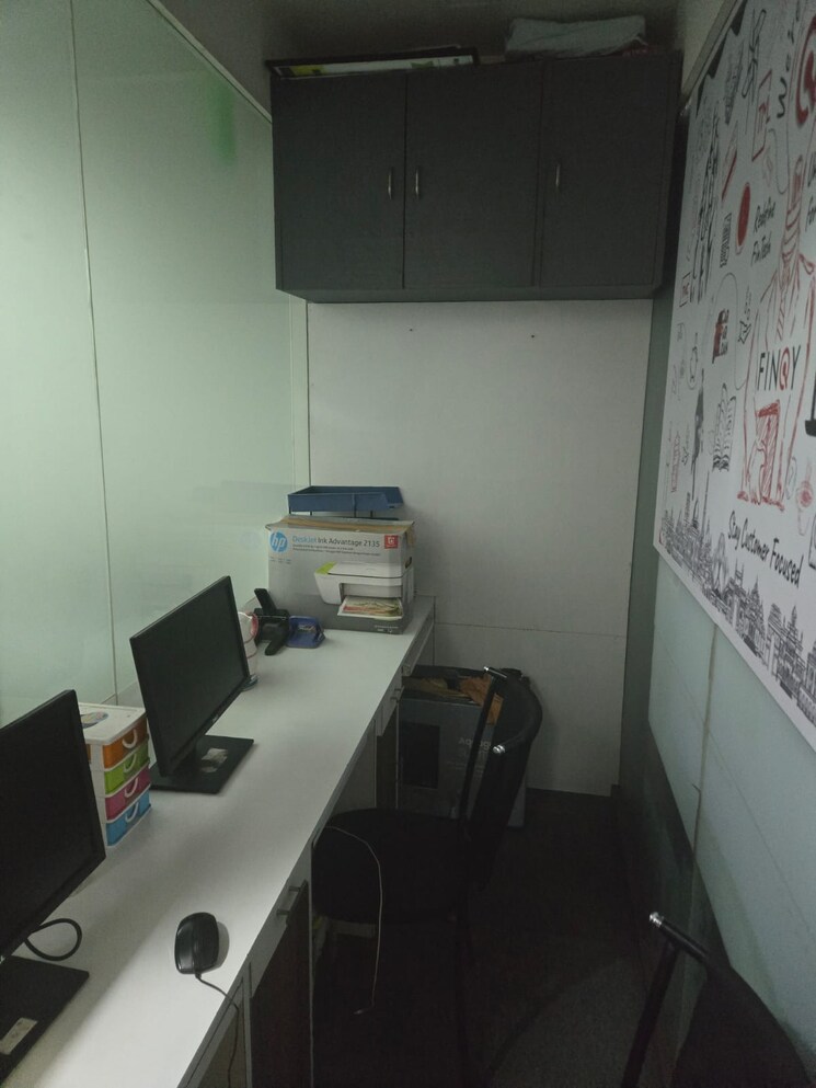 Team Area, real-tech-park Commercial Office Space 700 Sq.Ft. In Vashi Sector 30a Navi Mumbai 9521608