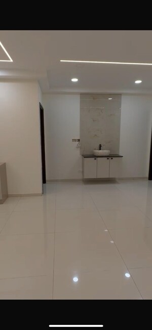 Room in 3 BHK Apartment at Rajapushpa Provincia, Narsingi – for Rent