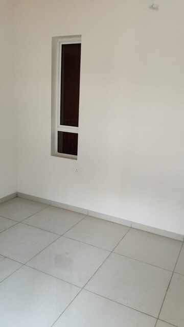 Room in 2 BHK Apartment at Godrej Green Vistas, Mahalunge – for Rent