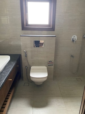 Bathroom in 4 BHK Apartment at Eros Kenwood Tower, Sector 39 – for Rent