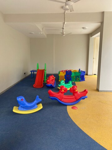 Team Area in 4 BHK Apartment at Eros Kenwood Tower, Sector 39 – for Rent