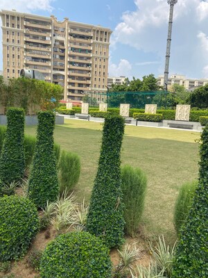 4 BHK Apartment – Garden View at Eros Kenwood Tower, Sector 39 - for Rent