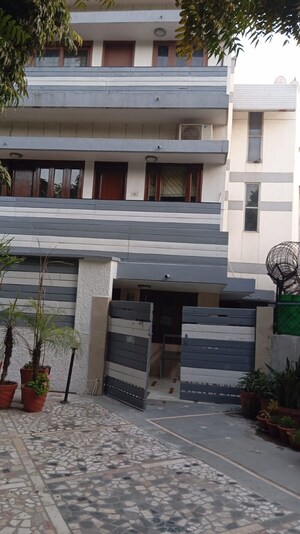 3 BHK Builder Floor For Rent in Greater Kailash ii