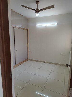 Room in 3 BHK Apartment at Prestige Finsbury Park Regent, Bagaluru – for Rent