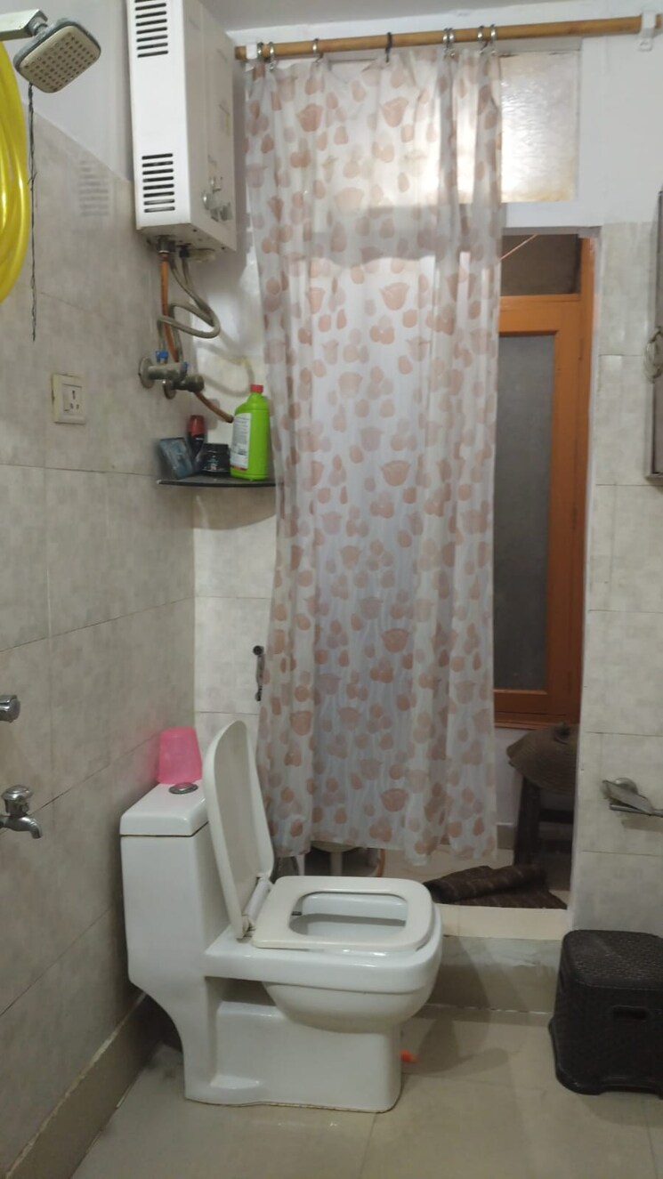 Bathroom, saket 1 Bedroom 500 Sq.Ft. Builder Floor In Saket Delhi 9521811