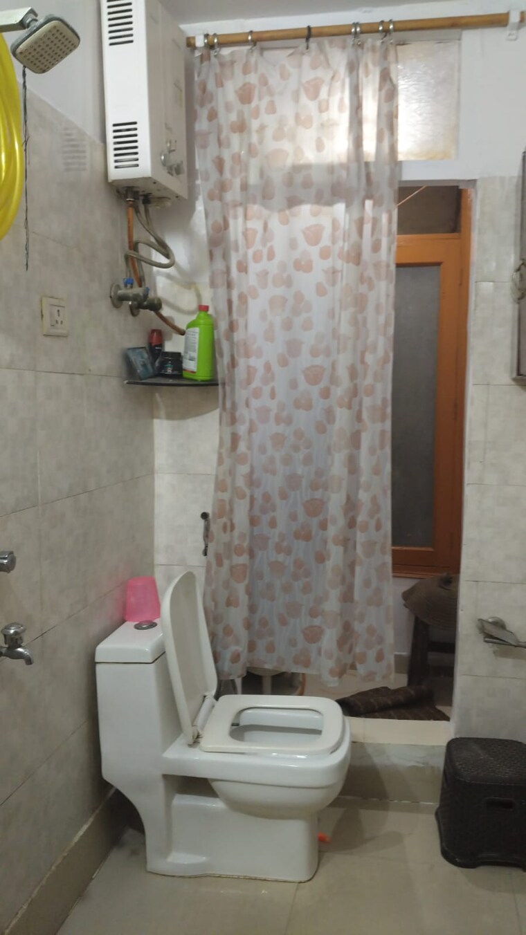 Bathroom, saket 1 Bedroom 500 Sq.Ft. Builder Floor In Saket Delhi 9521811