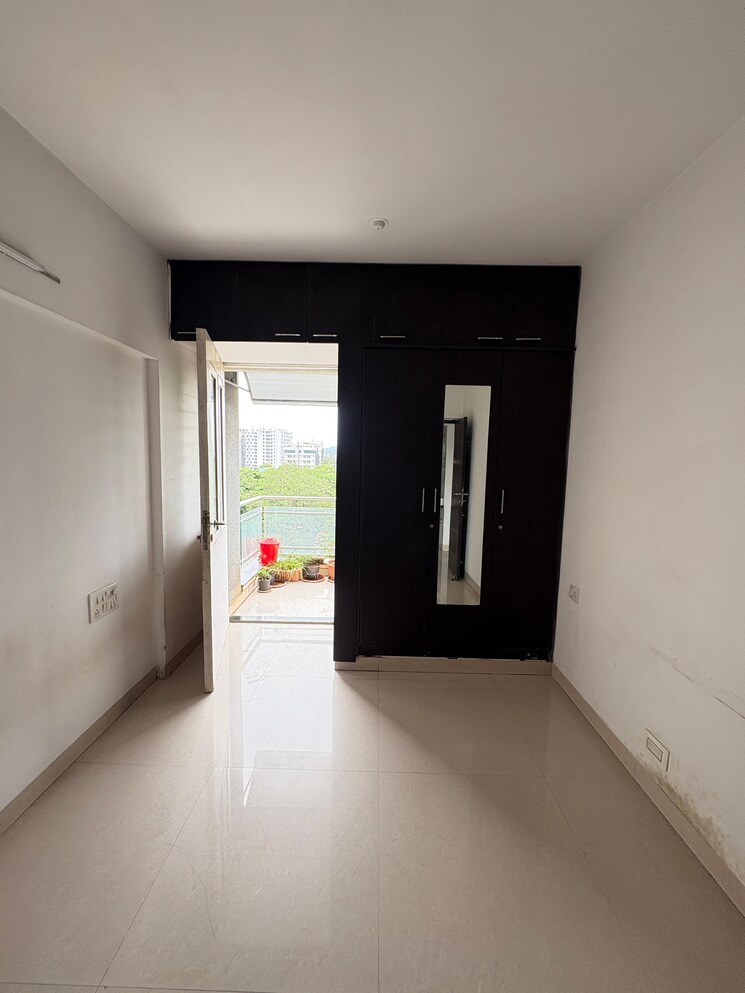 Room, sinhagad road 3 Bedroom 1100 Sq.Ft. Apartment In Sinhagad Road Pune 9521799
