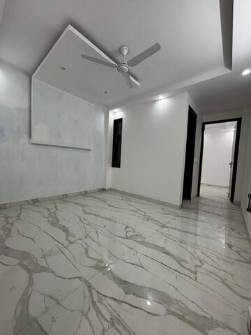 Room in 3 BHK Builder Floor at Govindpuri – for Sale