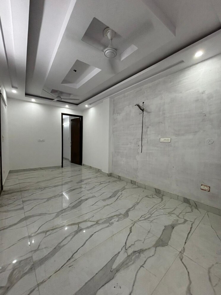 Room, govindpuri 3 Bedroom 100 Sq.Ft. Builder Floor In Govindpuri Delhi 9521843