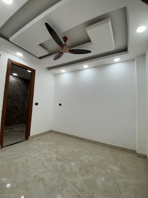 Room in 3 BHK Builder Floor at Govindpuri – for Sale