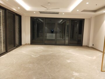 Room in 4 BHK Apartment at South Delhi – for Rent