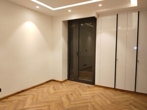 Room in 4 BHK Apartment at South Delhi – for Rent