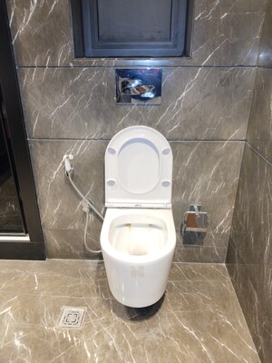 Bathroom in 4 BHK Apartment at South Delhi – for Rent