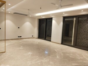 Room in 4 BHK Apartment at South Delhi – for Rent