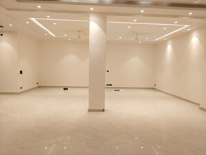 Room in 4 BHK Apartment at South Delhi – for Rent