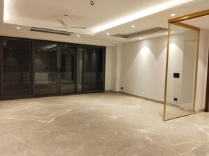 Room in 4 BHK Apartment at South Delhi – for Rent