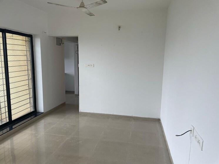 Room, pride-park-springs 1 Bedroom 660 Sq.Ft. Apartment In Dhanori Pune 9521893